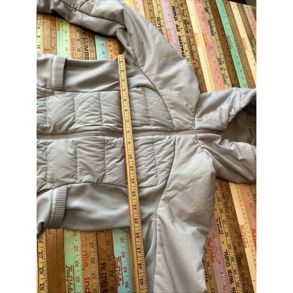 Lululemon Down for it All Puffer Hooded Jacket Womens Size 6 Two Tone Gray S - Picture 15 of 16
